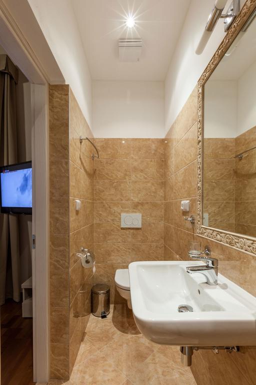 Boutique By Little King Apart Otel Prag