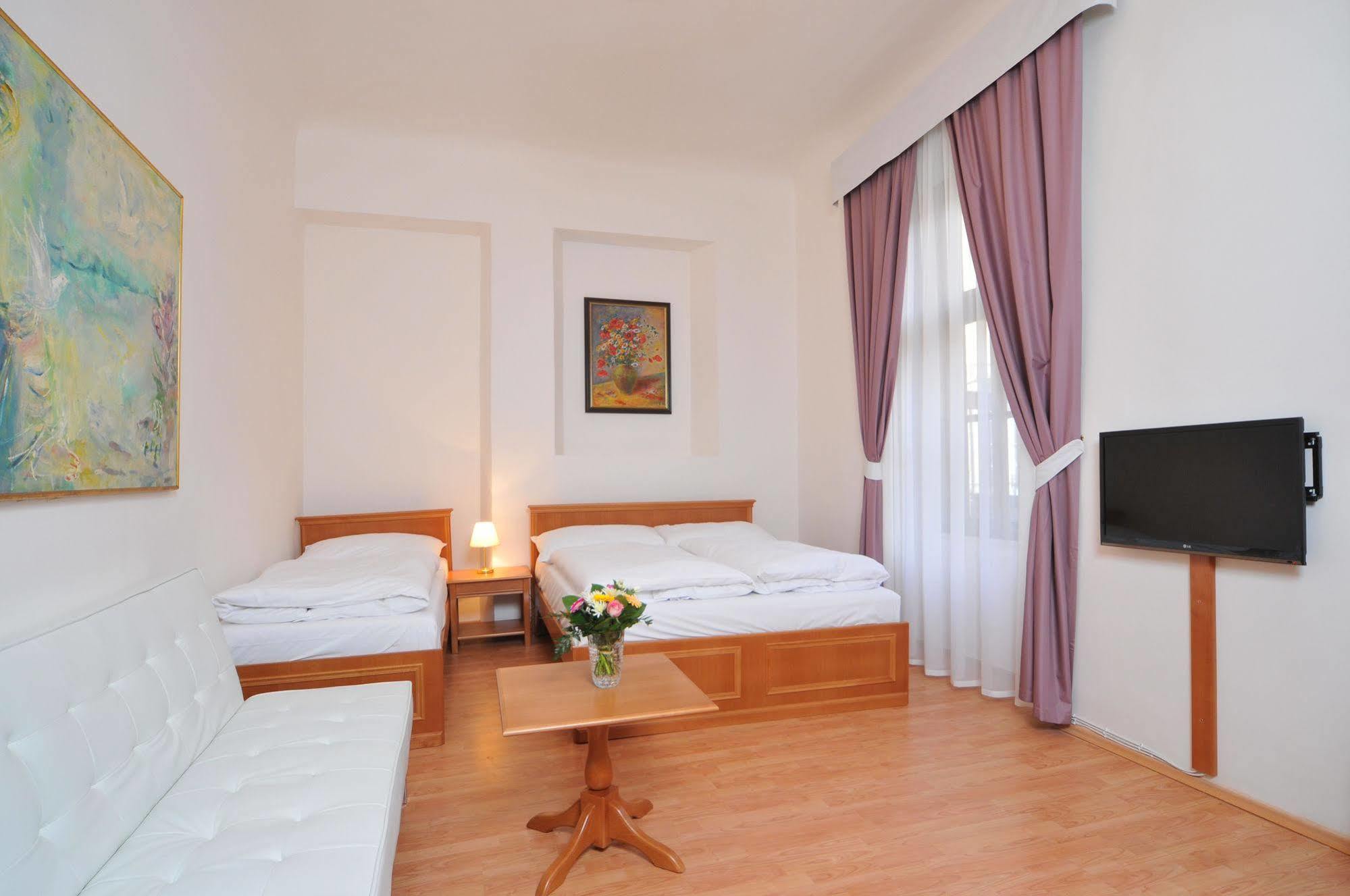 Boutique Residence By Little King Aparthotel 3*